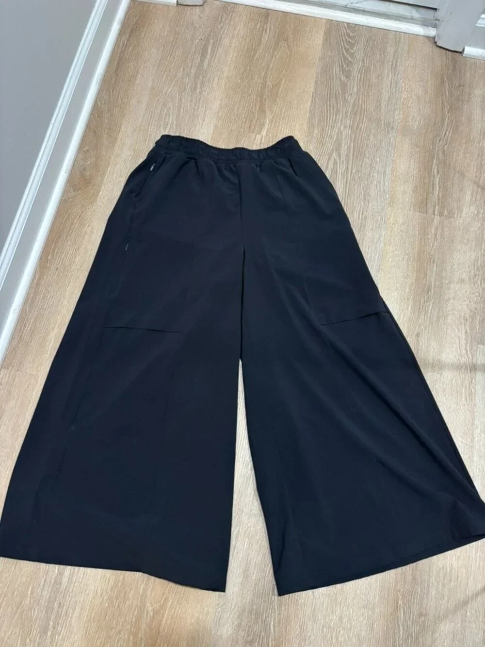 Zella Black High-Rise Wide-Leg Cargo Travel Pants